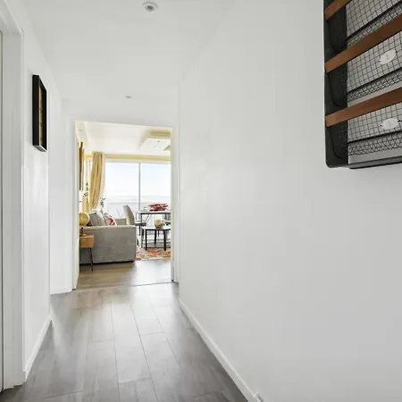 Chic And Spacious Apart With Parking * Bois-Colombes